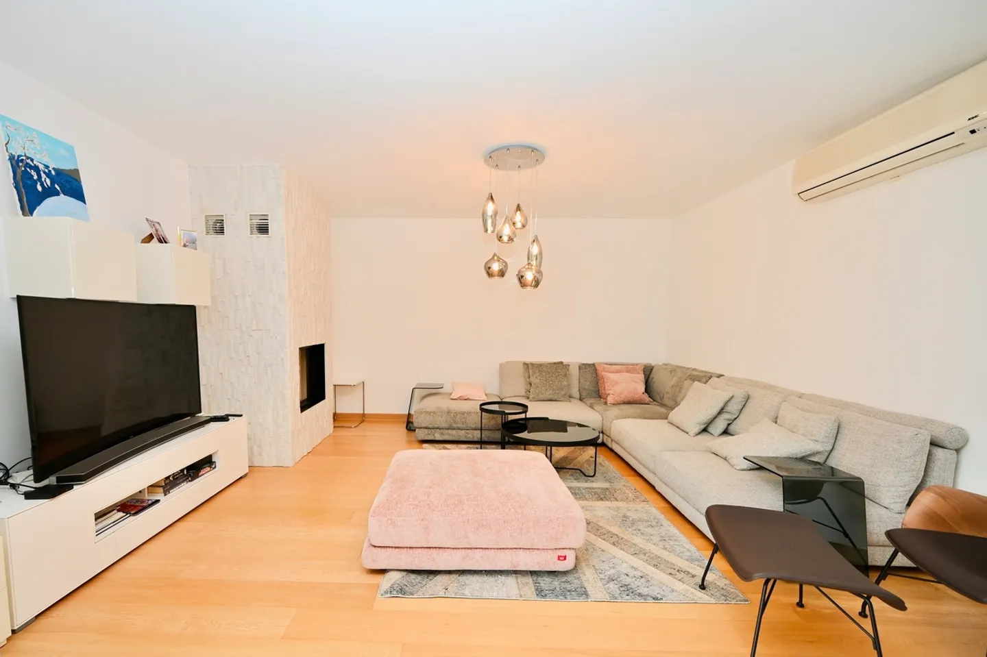 Elegant Apartment with Garden - 1.5 km to TASIS School - Photo 2 of 17
