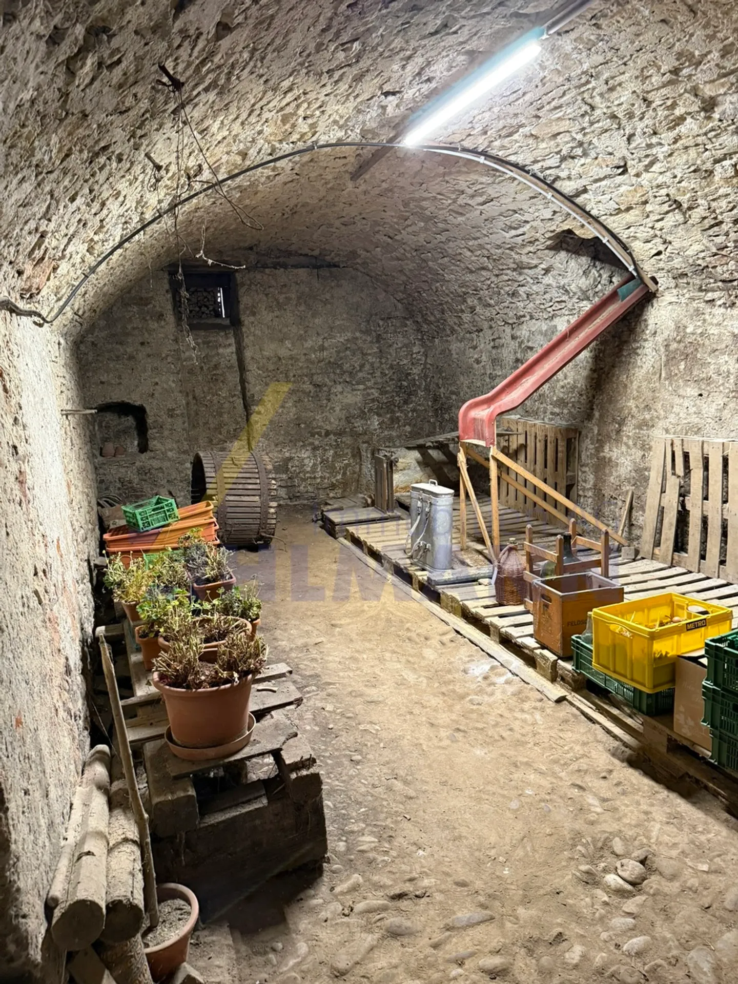 Terrain spacieux avec ferme - Photo 14 sur 15