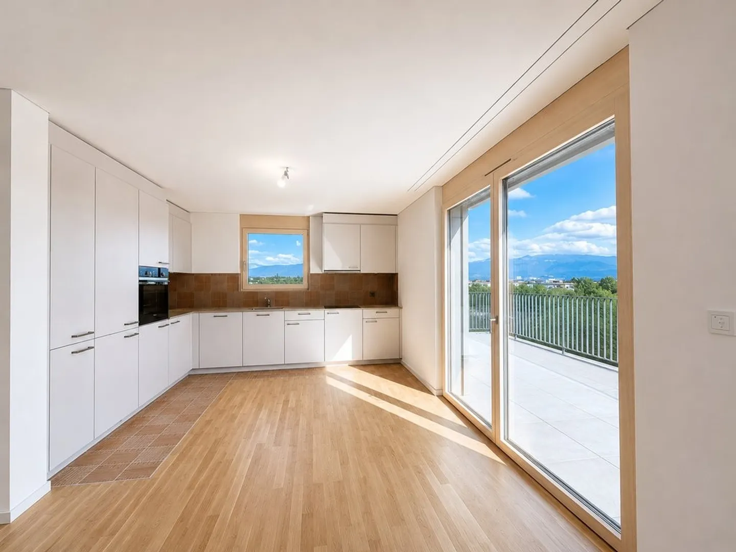 Appartamento moderno con terrazza - Foto 1 di 7