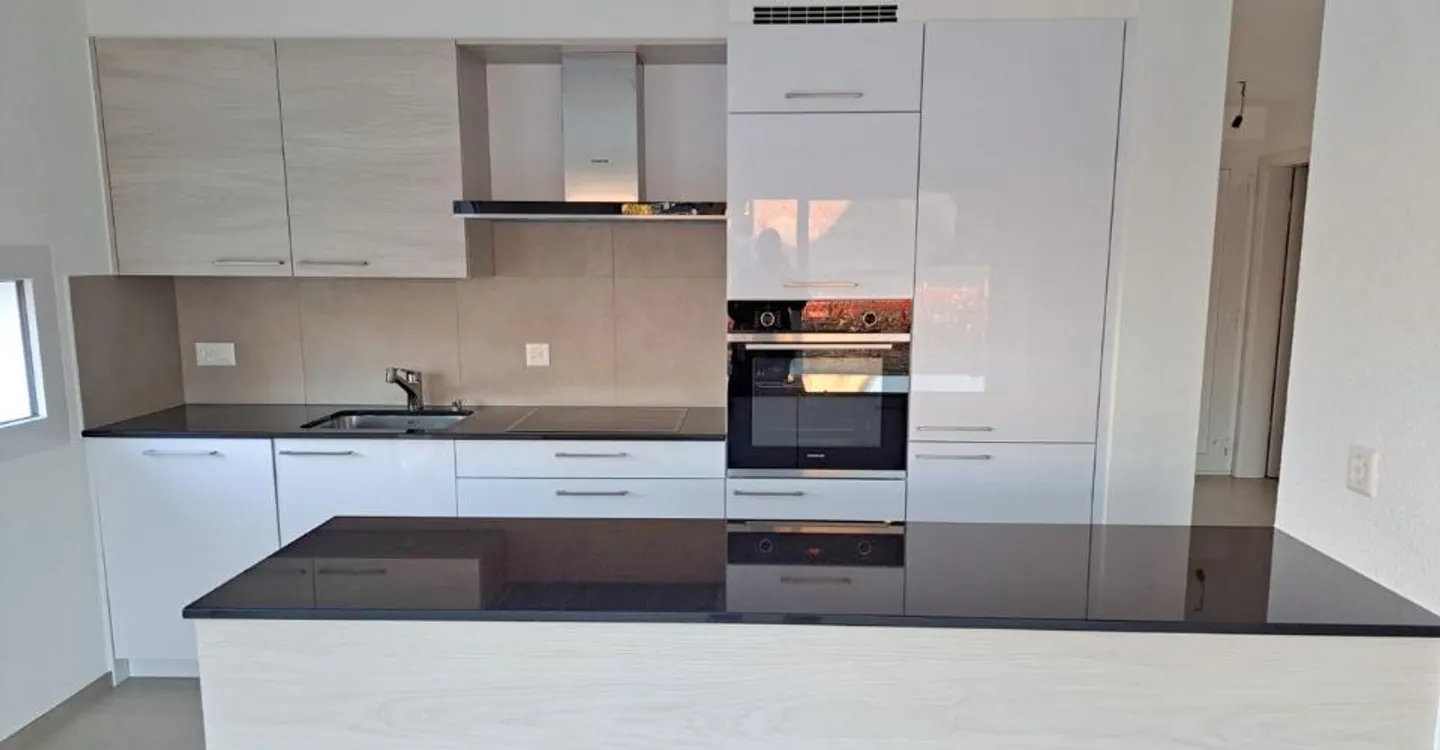 Modern Family Villa with Garden - Photo 3 of 6
