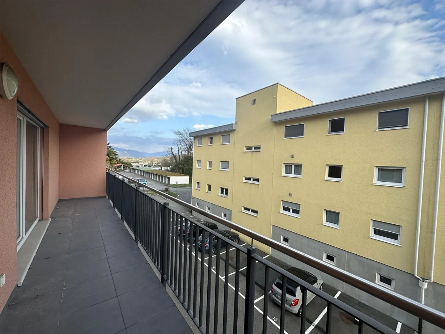 Appartamento Luminoso Vicino al Confine - Foto 1 di 10
