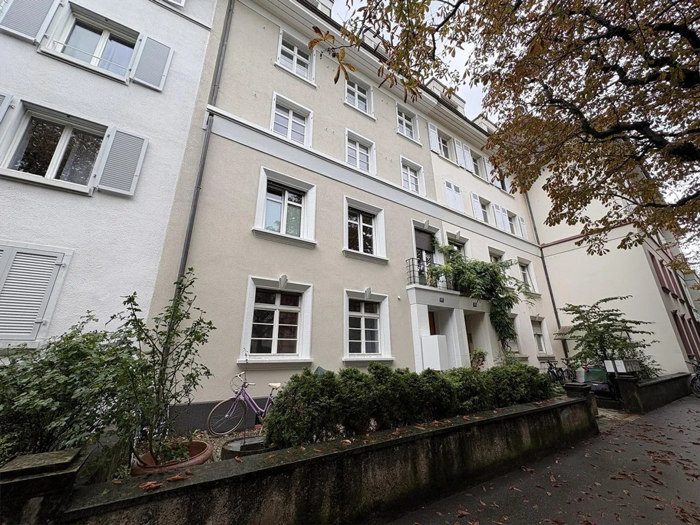 Original 3.5-room old building condominium in a sought-after location - Photo 2 of 10