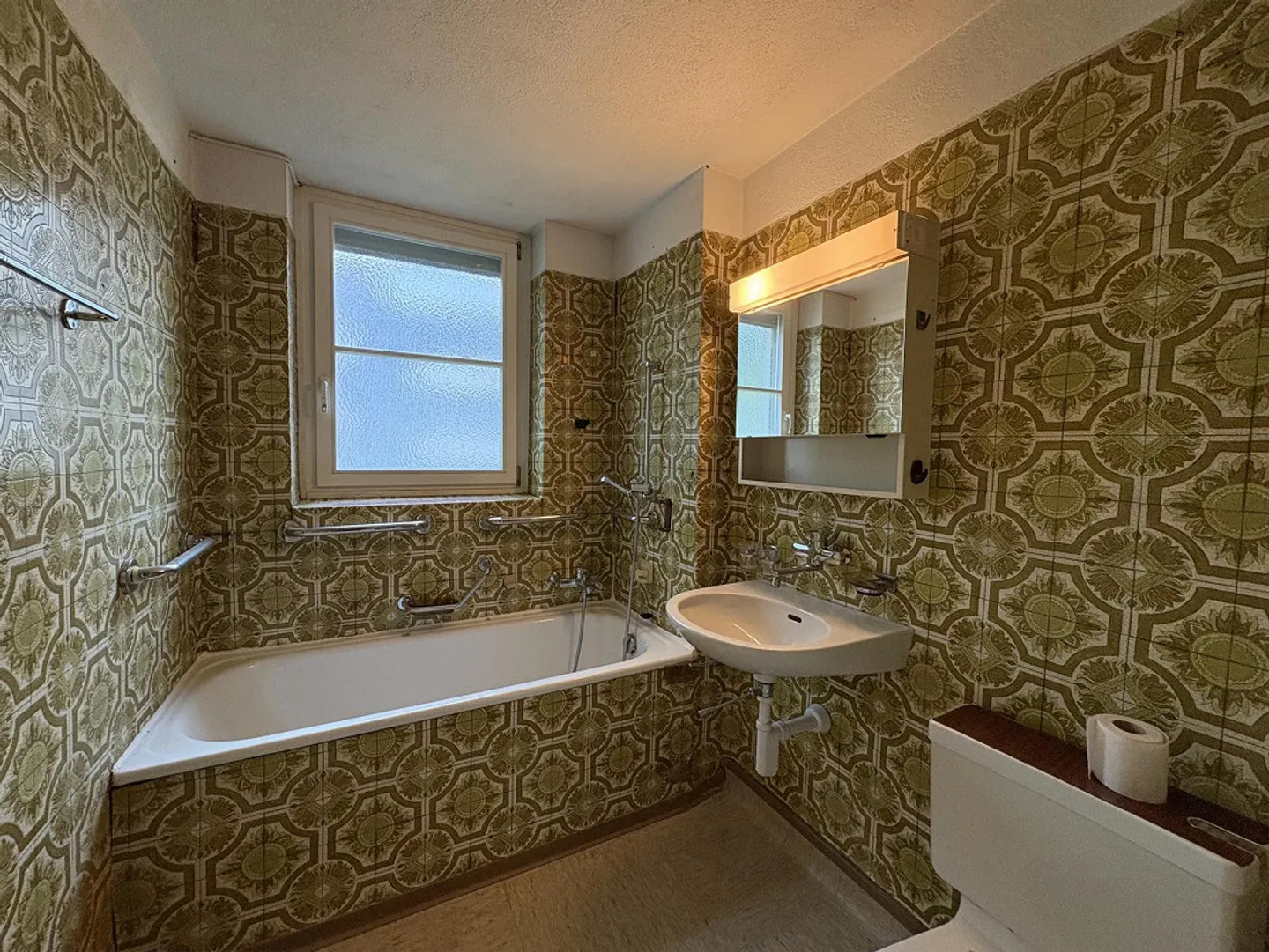 Original 3.5-room old building condominium in a sought-after location - Photo 7 of 10