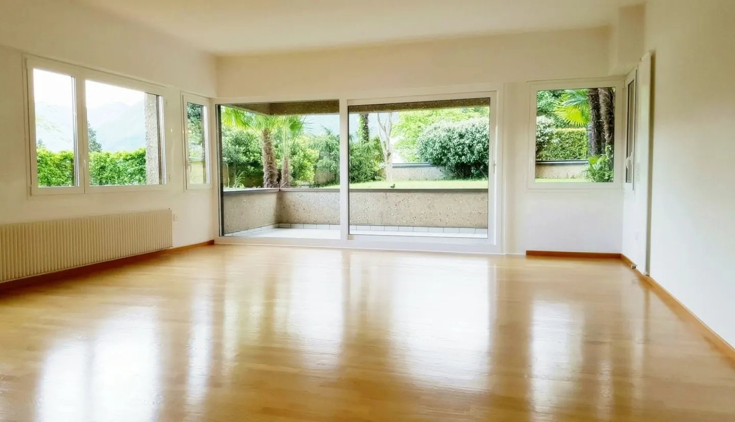 Helles und geräumiges 3 1/2-Zimmer-Apartment von 157 m² - Foto 2 von 10