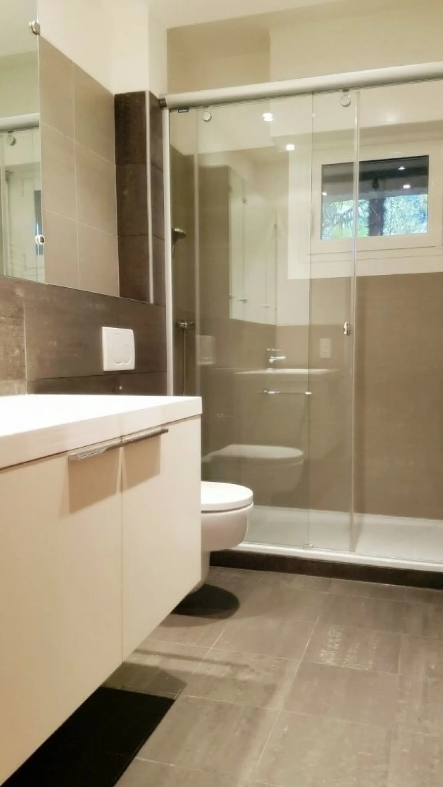 Helles und geräumiges 3 1/2-Zimmer-Apartment von 157 m² - Foto 8 von 10