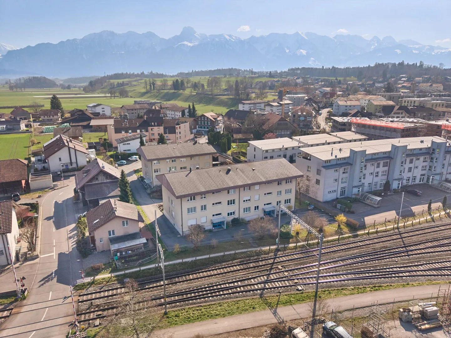 Vivere nel centro del villaggio di Uetendorf - Foto 3 di 10