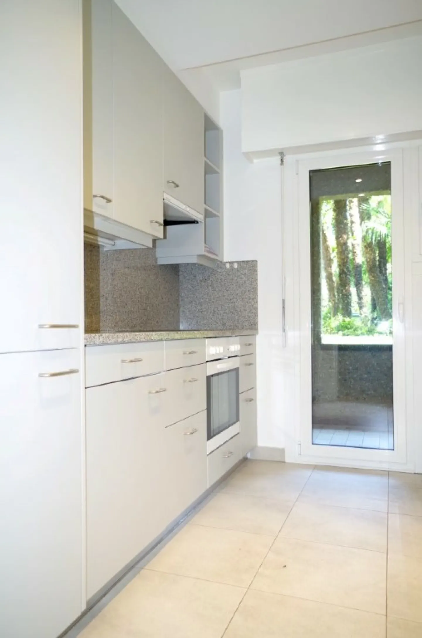 Helles und geräumiges 3 1/2-Zimmer-Apartment von 157 m² - Foto 5 von 10