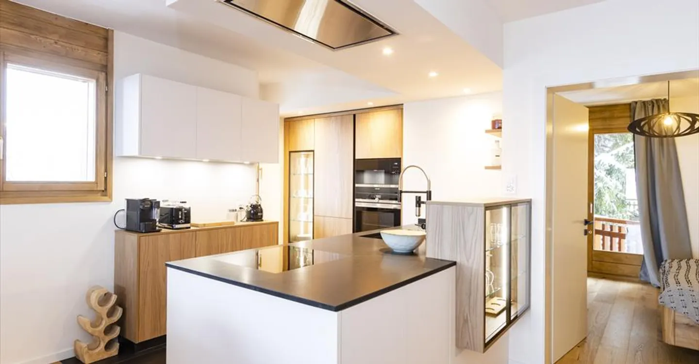 Charming Apartment - Photo 8 of 12