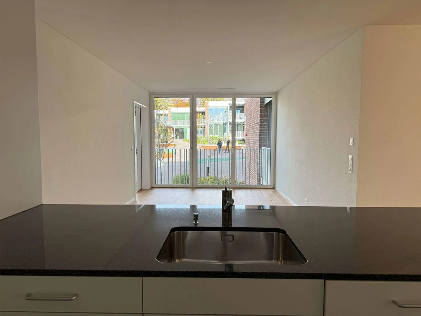 Appartement moderne de 5 pièces avec balcon à Baar - Photo 2 sur 8