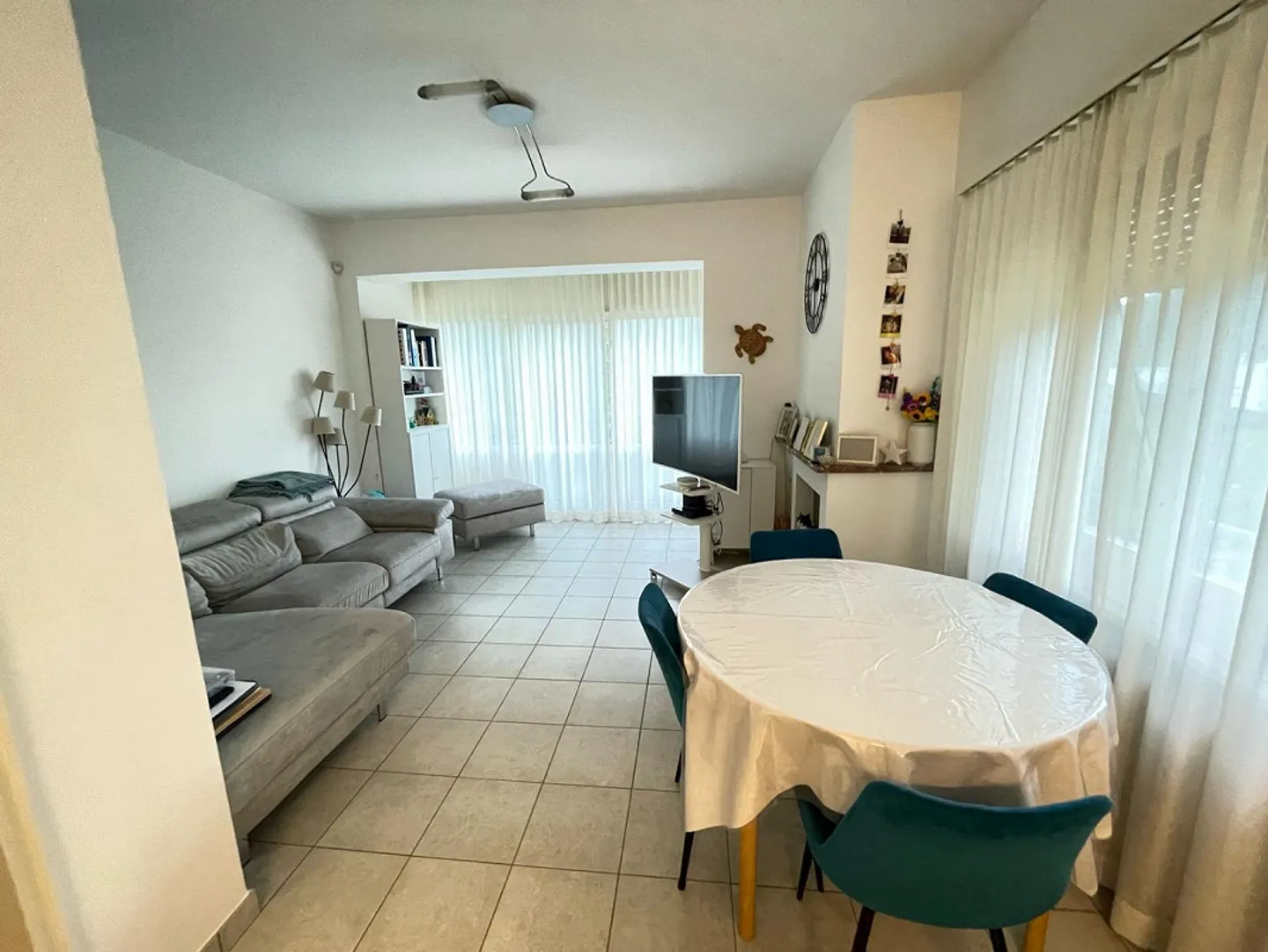 Tenant in a two-family house - Photo 4 of 19