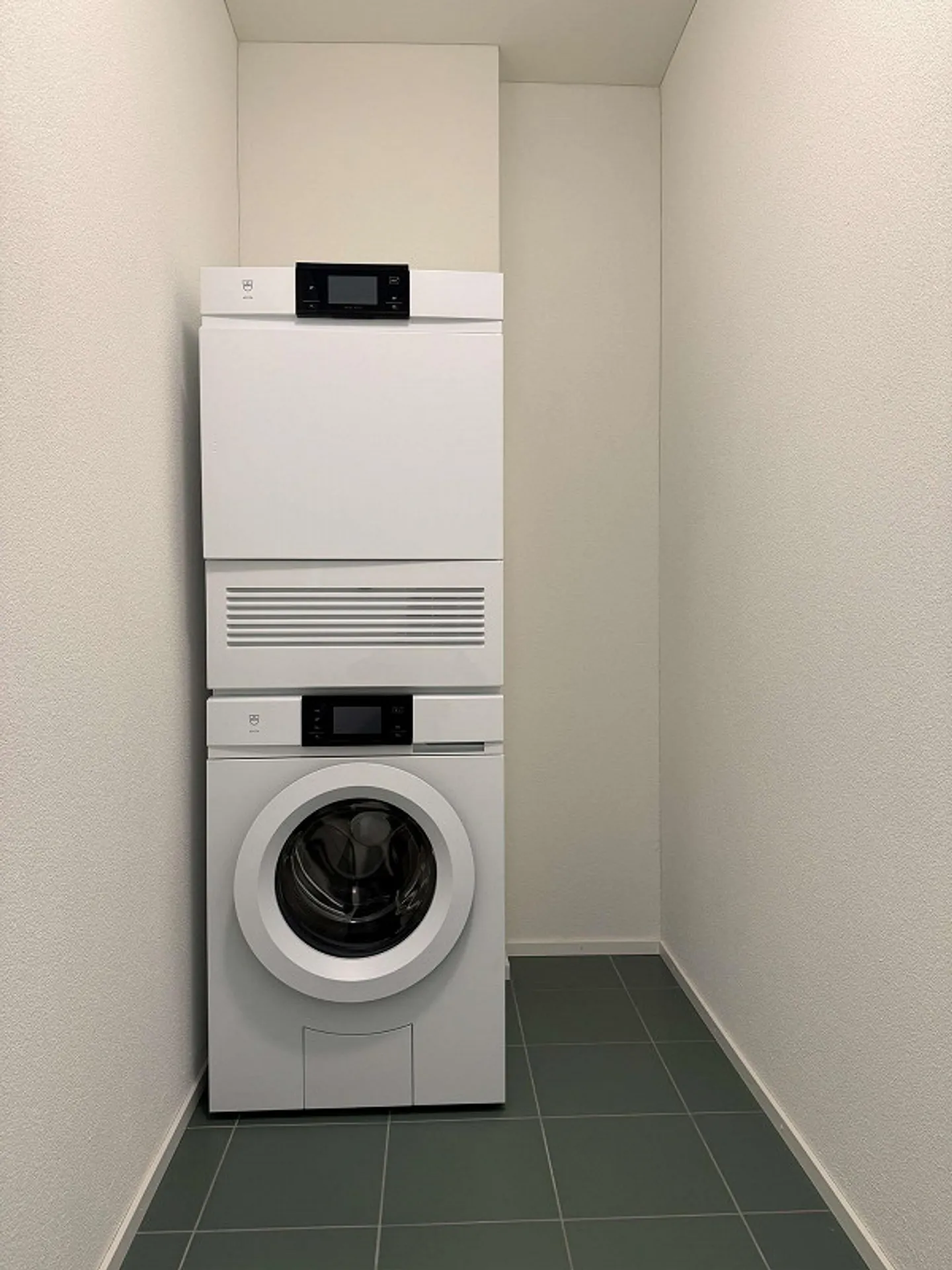 Appartement moderne de 5 pièces avec balcon à Baar - Photo 3 sur 8