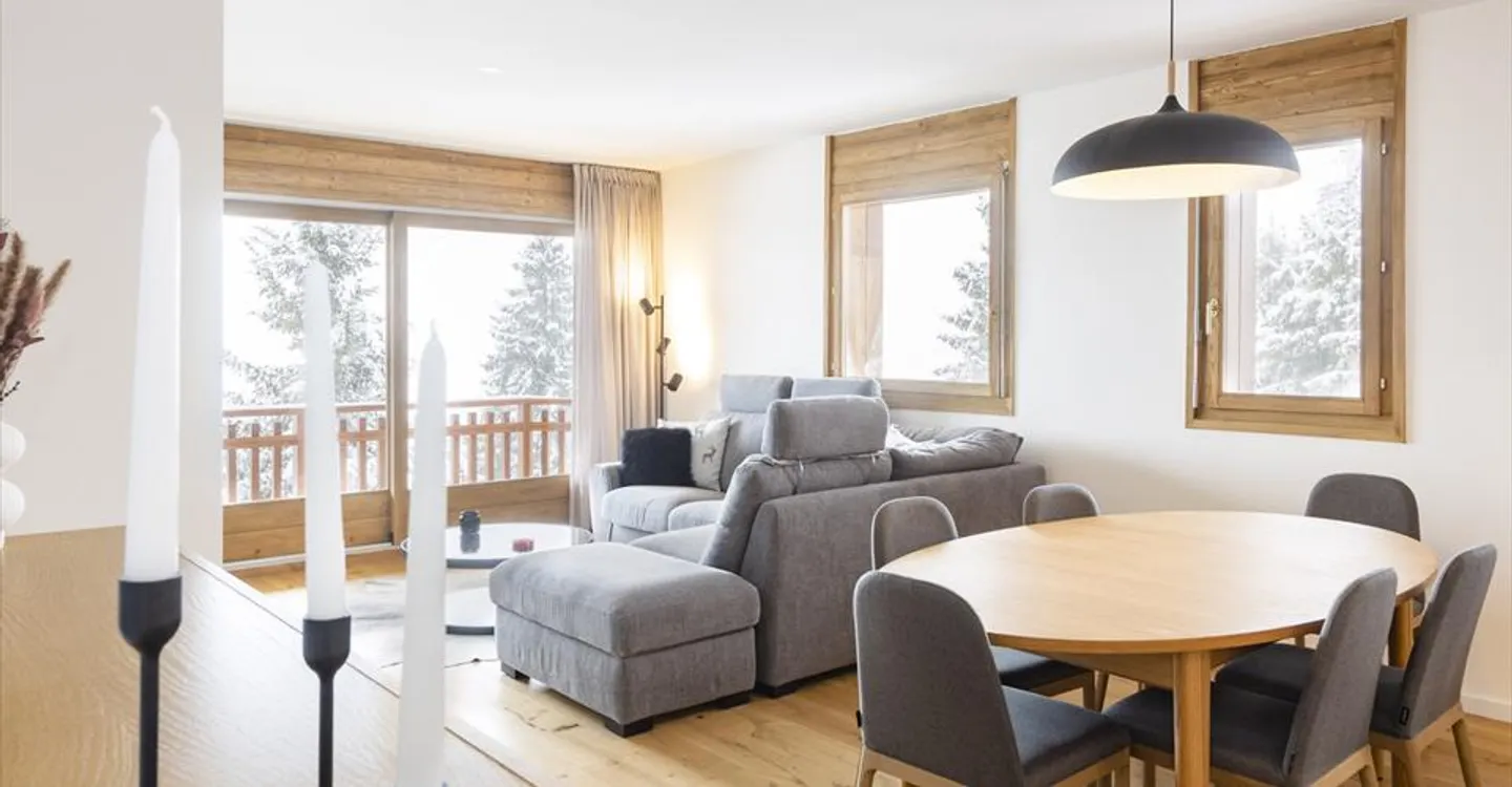 Charming Apartment - Photo 3 of 12