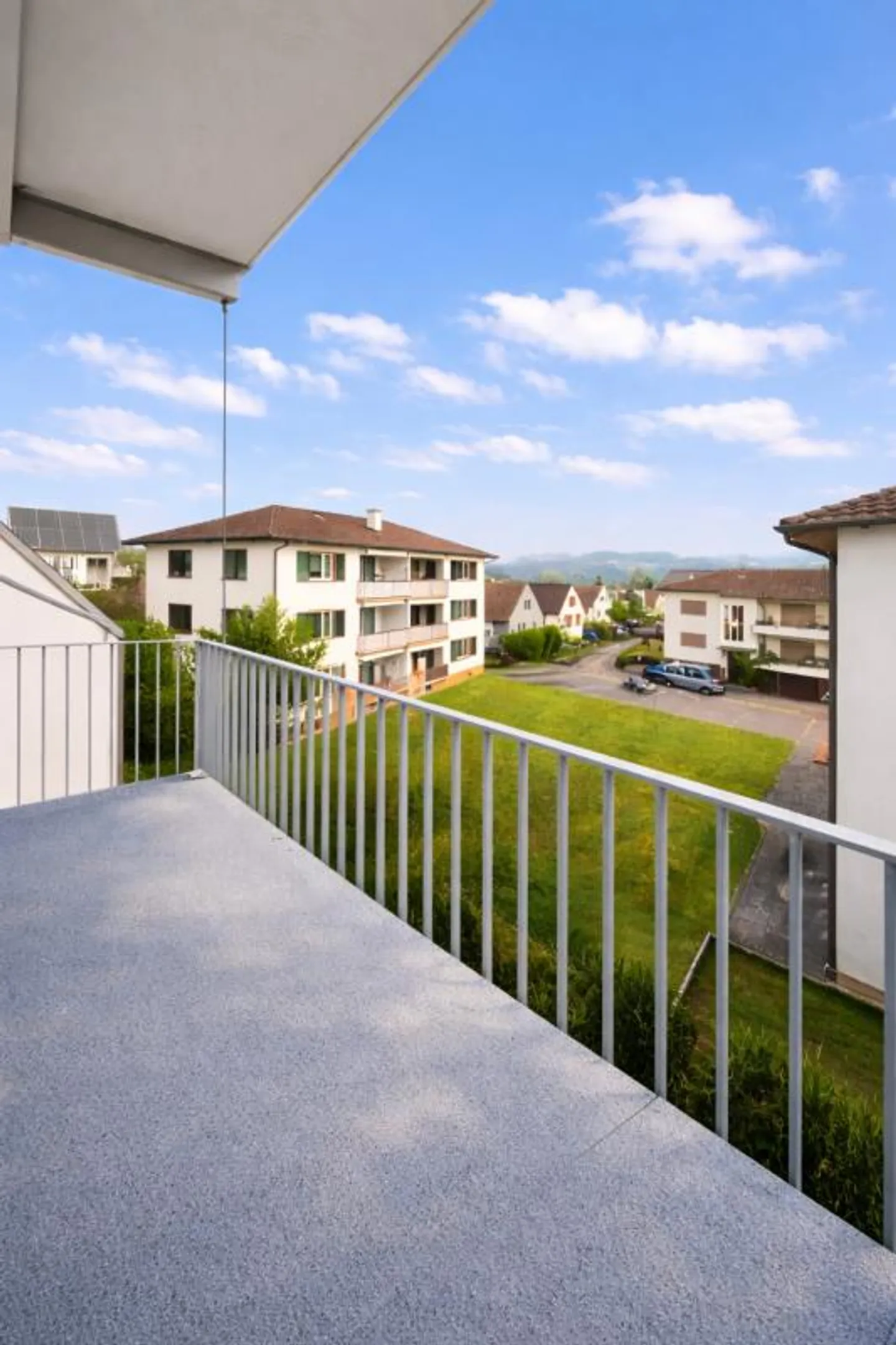 Charmante Dachwohnung mit Aussicht - Foto 6 von 7