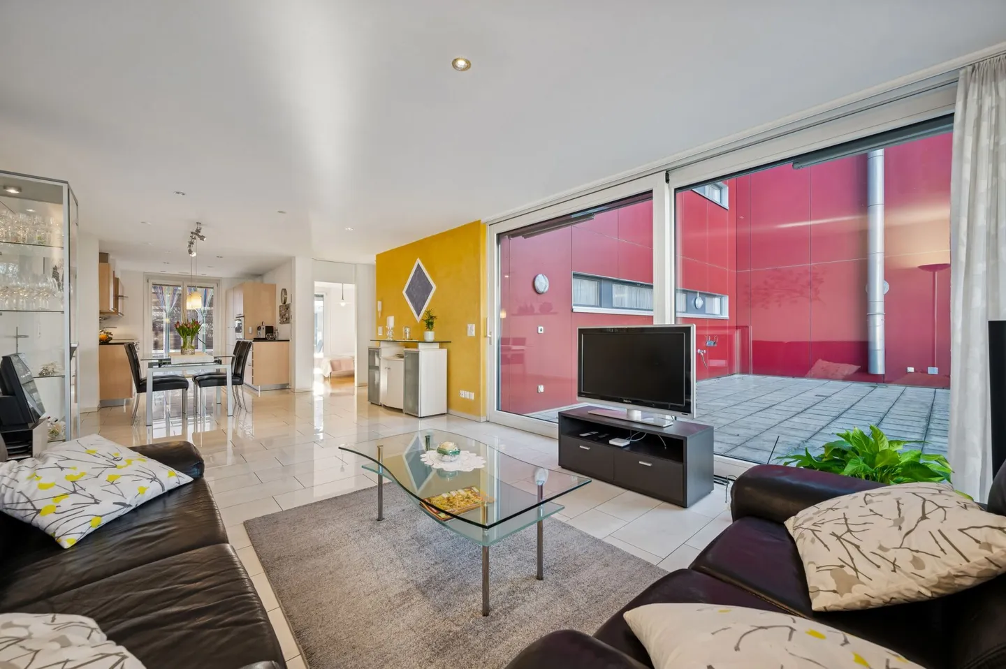 Spacious Garden Apartment in Ostermundigen - Photo 3 of 13