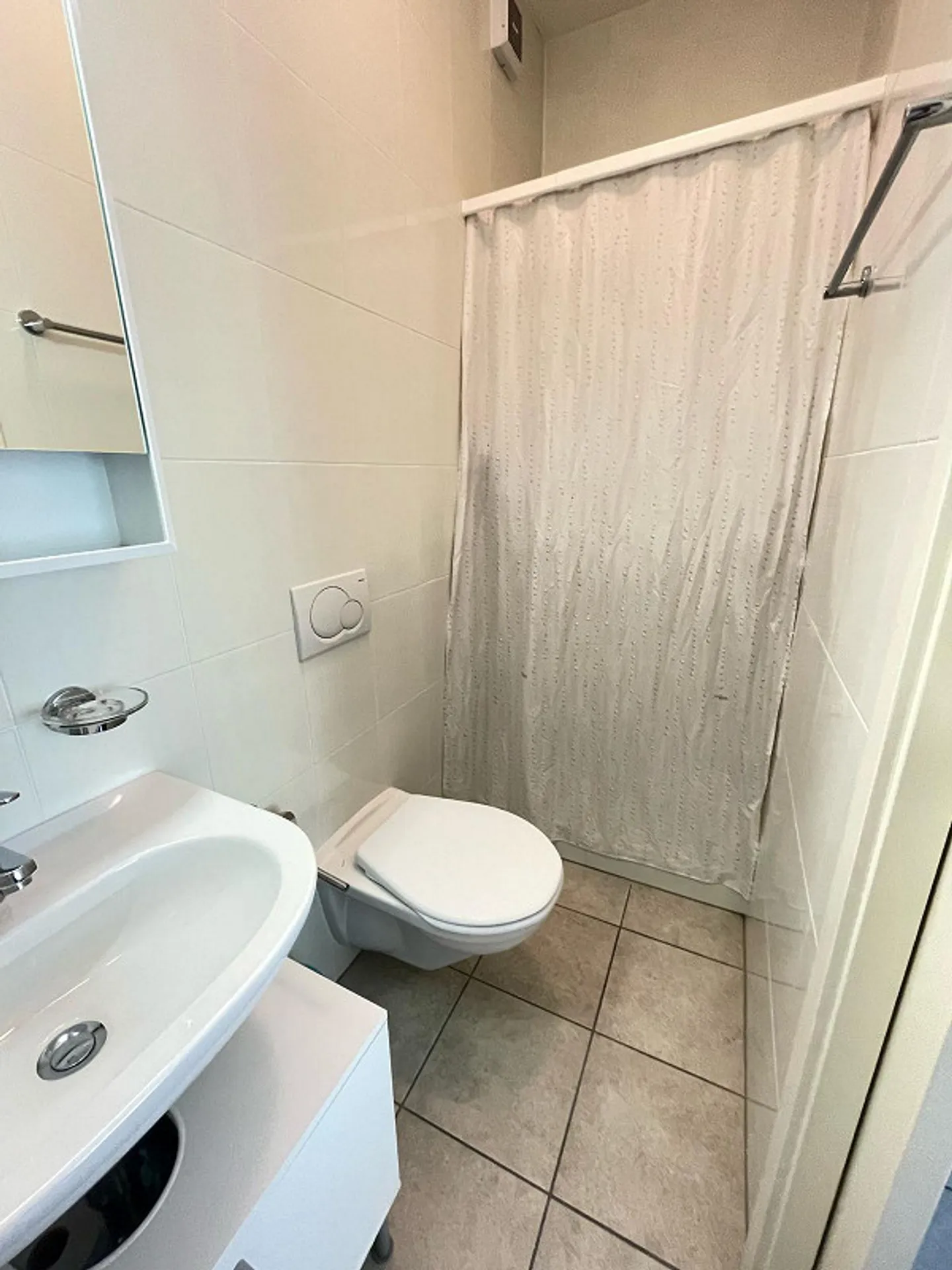 Tenant in a two-family house - Photo 11 of 19