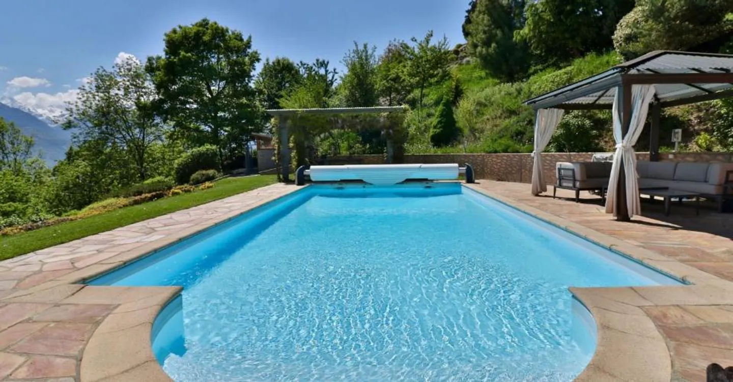 Magnificent property in PPE with 3 apartments (6.5 rooms + 3.5 rooms + 2.5 rooms) on - Photo 4 of 13