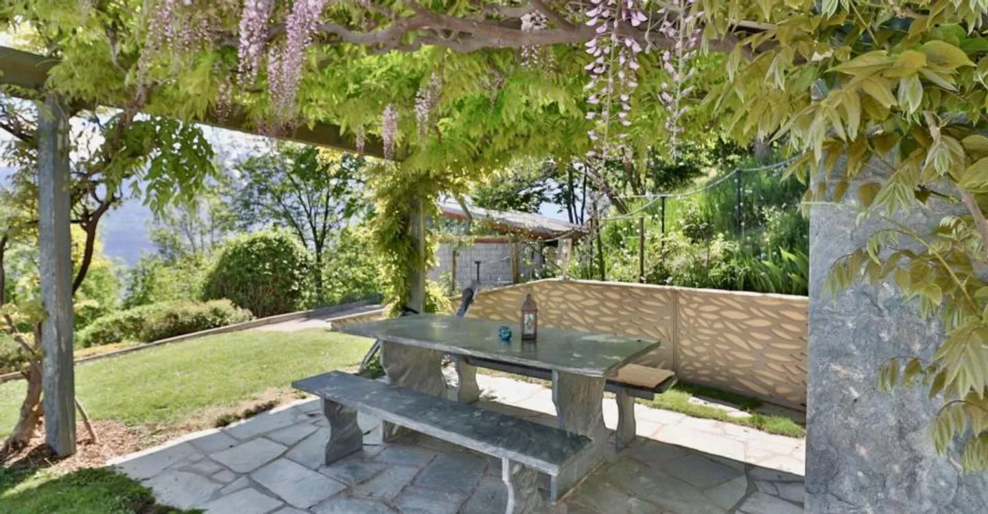 Magnificent property in PPE with 3 apartments (6.5 rooms + 3.5 rooms + 2.5 rooms) on - Photo 5 of 13