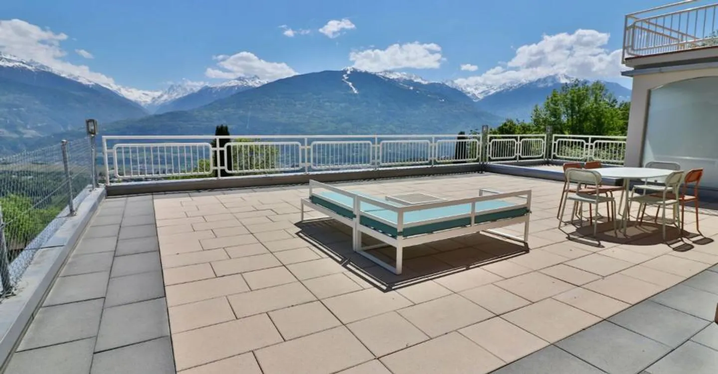Magnificent property in PPE with 3 apartments (6.5 rooms + 3.5 rooms + 2.5 rooms) on - Photo 7 of 13