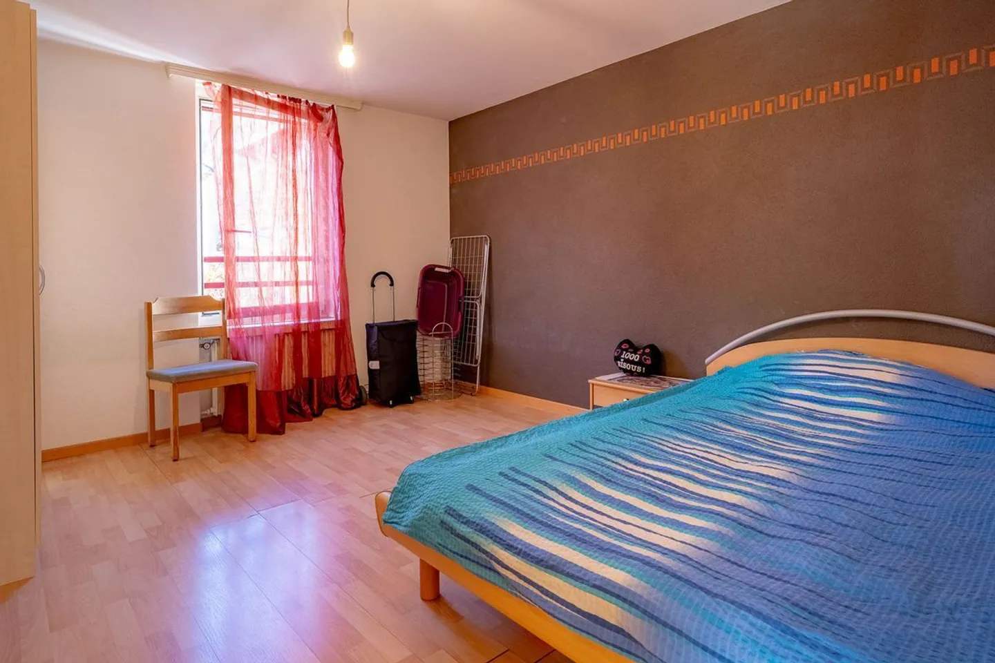 MFH WITH 6 APARTMENTS + COMMERCIAL PART - Photo 6 of 13