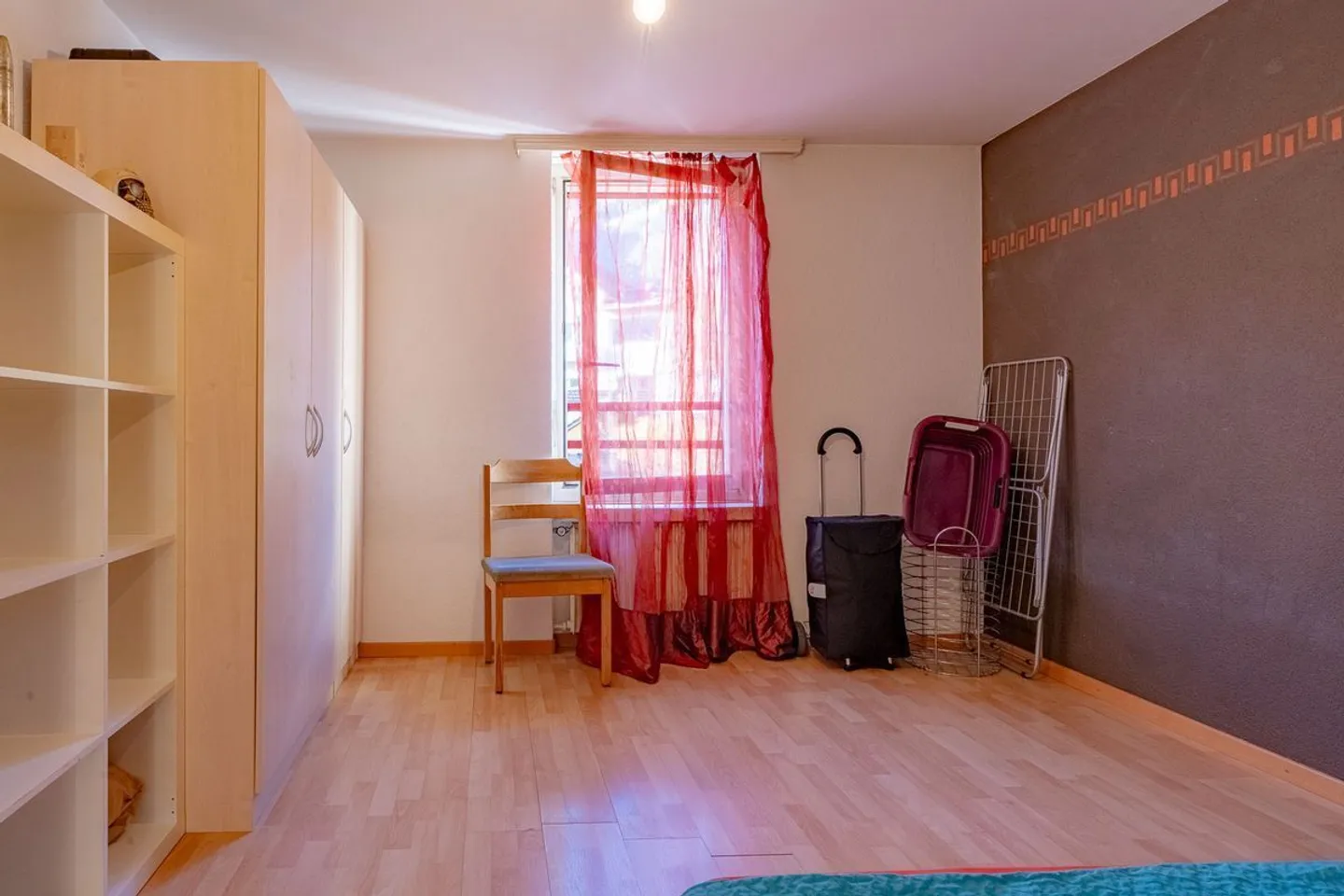 MFH WITH 6 APARTMENTS + COMMERCIAL PART - Photo 7 of 13