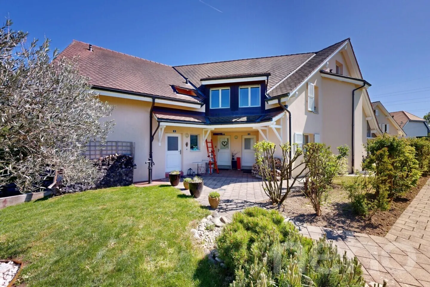 Family Home ? 189 m², Mountain View, Garden and South Exposure - Photo 2 of 13