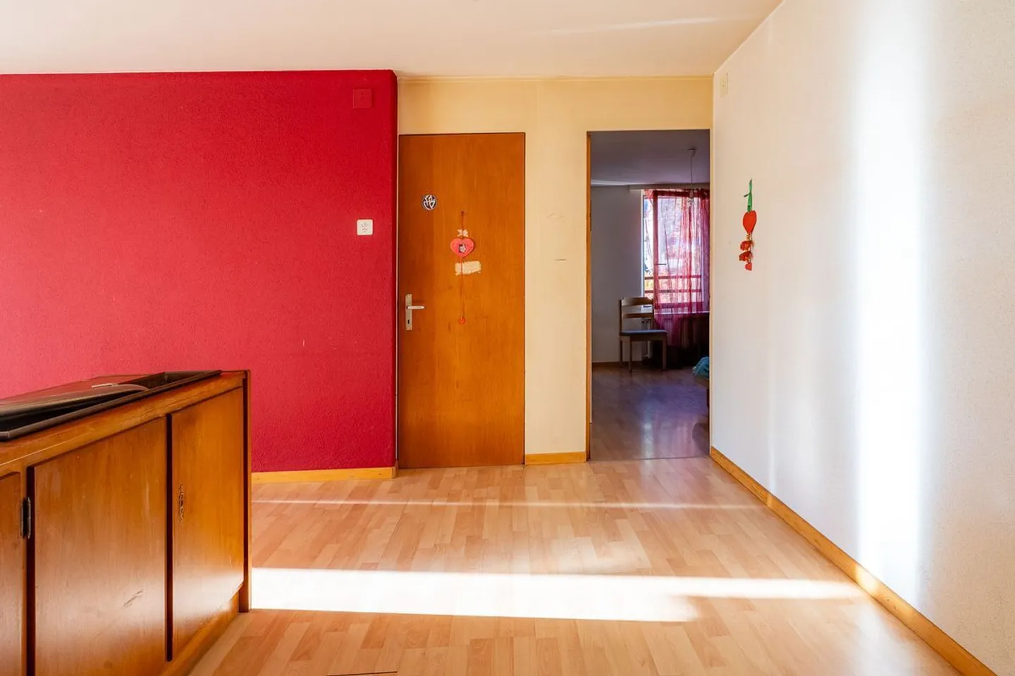 MFH WITH 6 APARTMENTS + COMMERCIAL PART - Photo 11 of 13