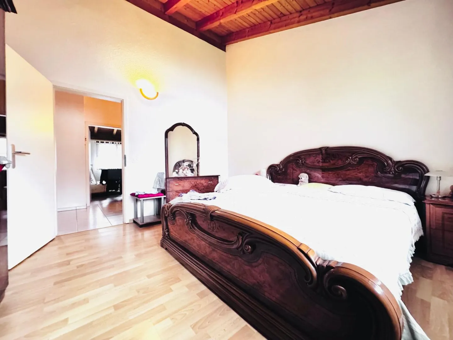 Elegante casa unifamiliare di 4,5 locali con camino, garage in una posizione privilegiata - Foto 6 di 14