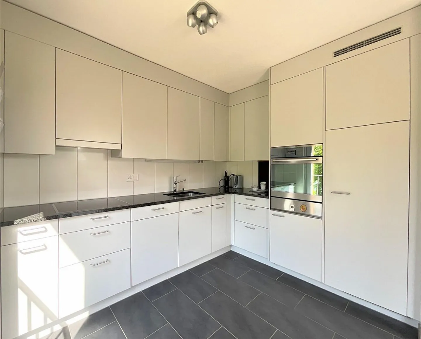 Ampio appartamento di 2 ½ stanze in una posizione privilegiata a Olten - Foto 4 di 8