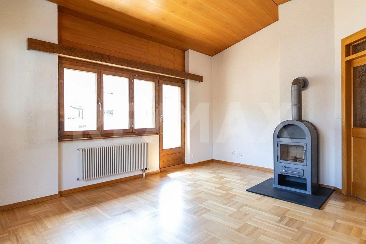 Beautiful apartment in the center of Gampel - Photo 4 of 12