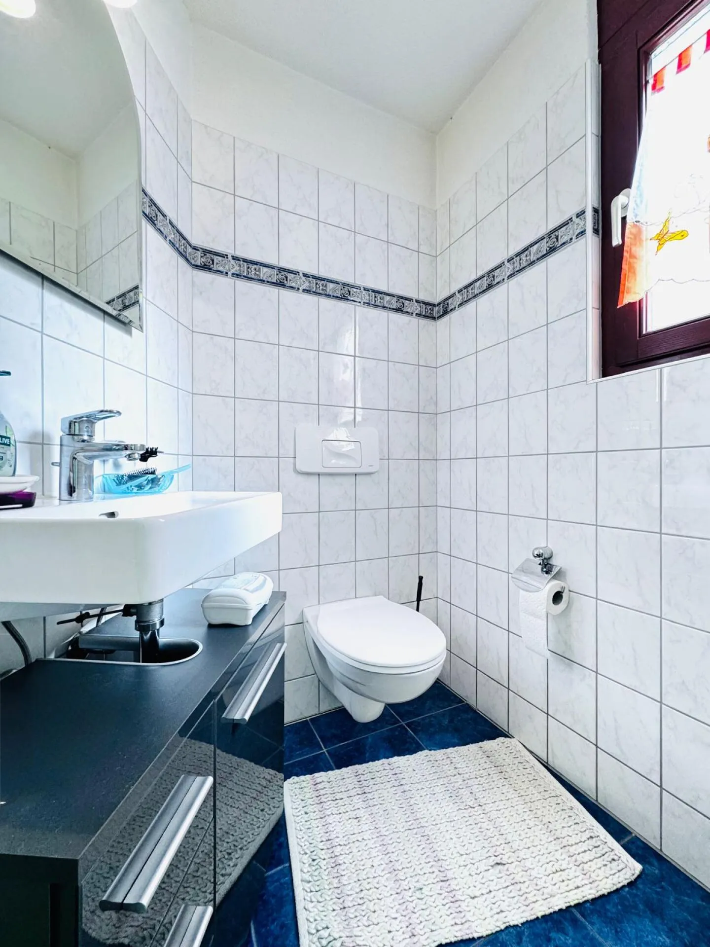 Elegante casa unifamiliare di 4,5 locali con camino, garage in una posizione privilegiata - Foto 8 di 14