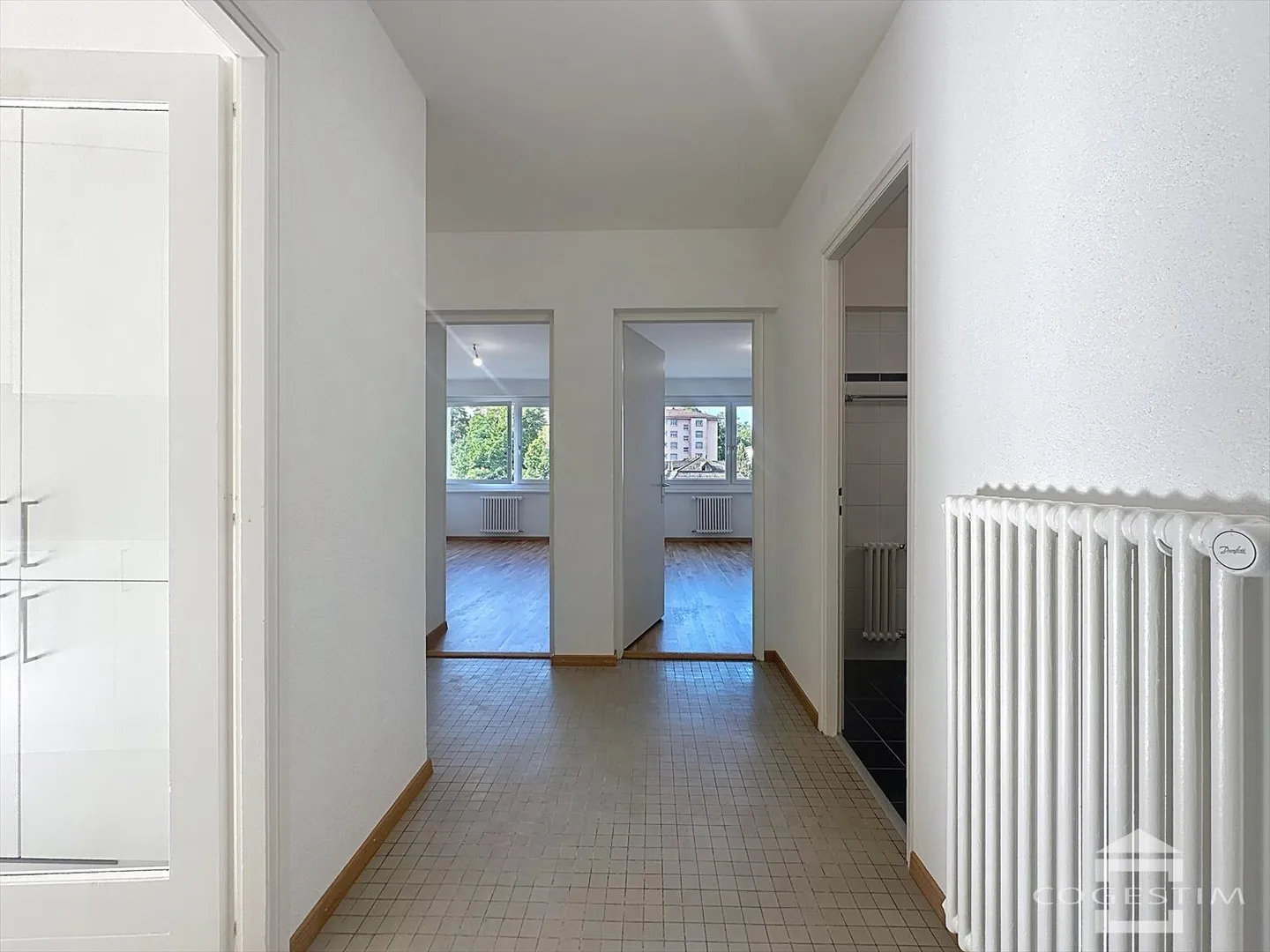 3.5 Room Apartment - Photo 2 of 11