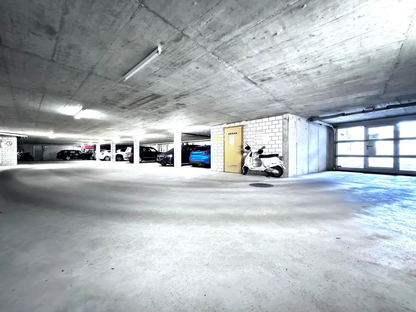 Elegante casa unifamiliare di 4,5 locali con camino, garage in una posizione privilegiata - Foto 12 di 14