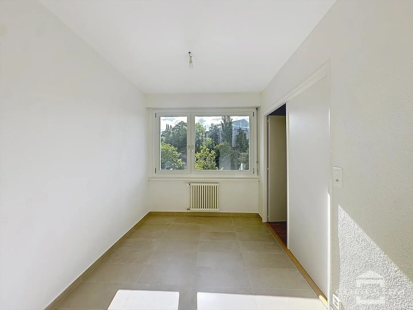 3.5 Room Apartment - Photo 8 of 11