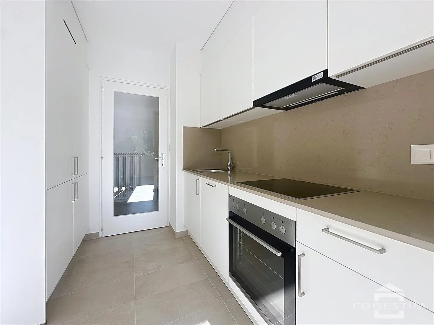 3.5 Room Apartment - Photo 9 of 11