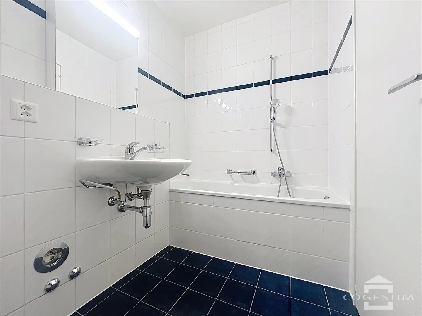 3.5 Room Apartment - Photo 11 of 11