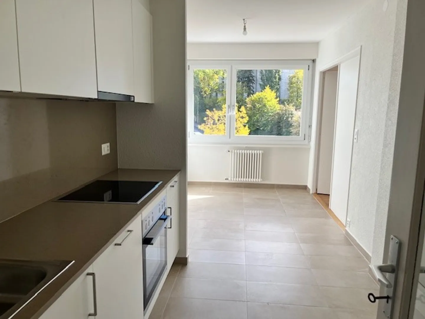 3.5 Room Apartment - Photo 4 of 11
