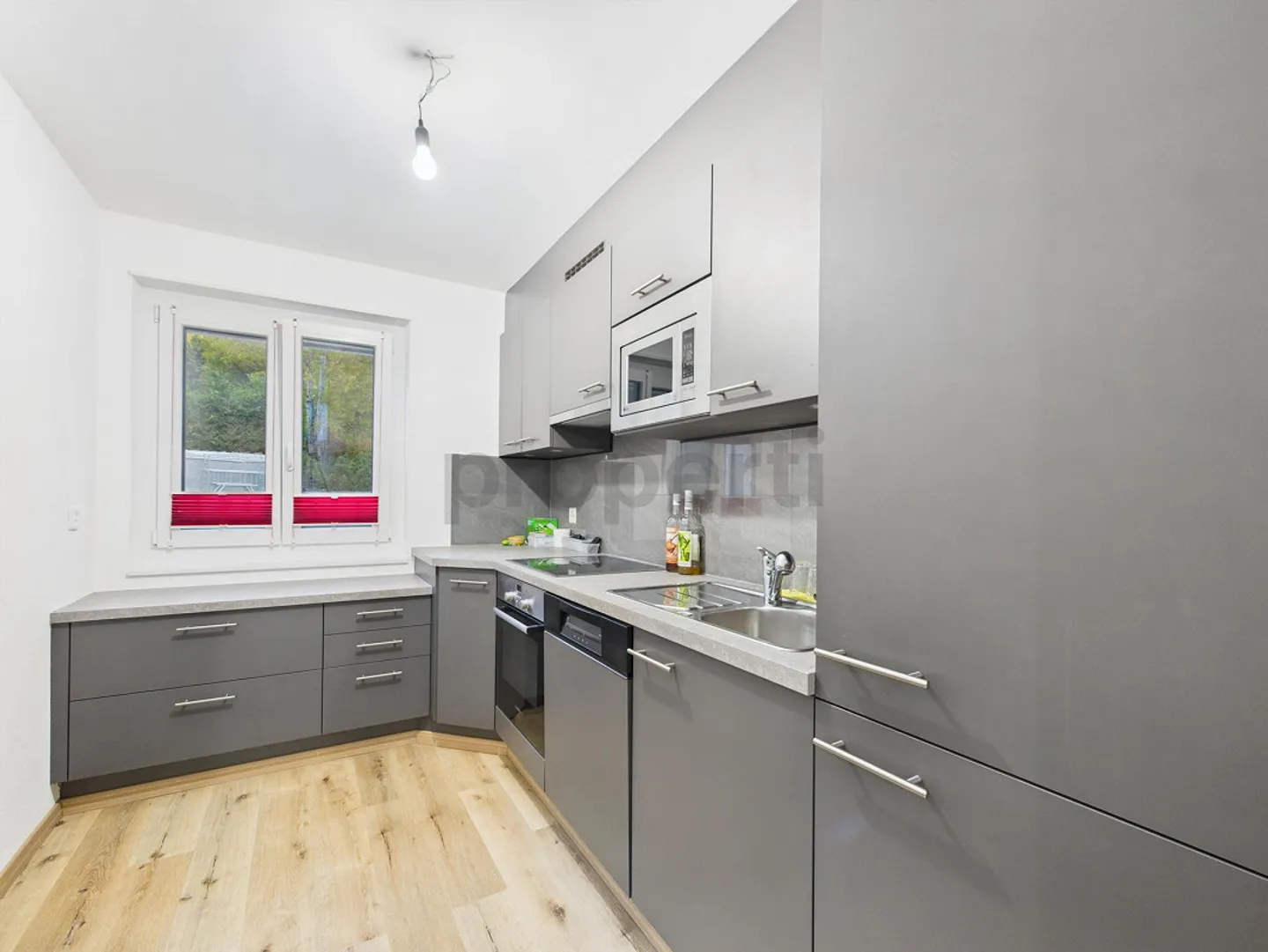 Renovated family house with two independent apartments and rental potential - Photo 6 of 9