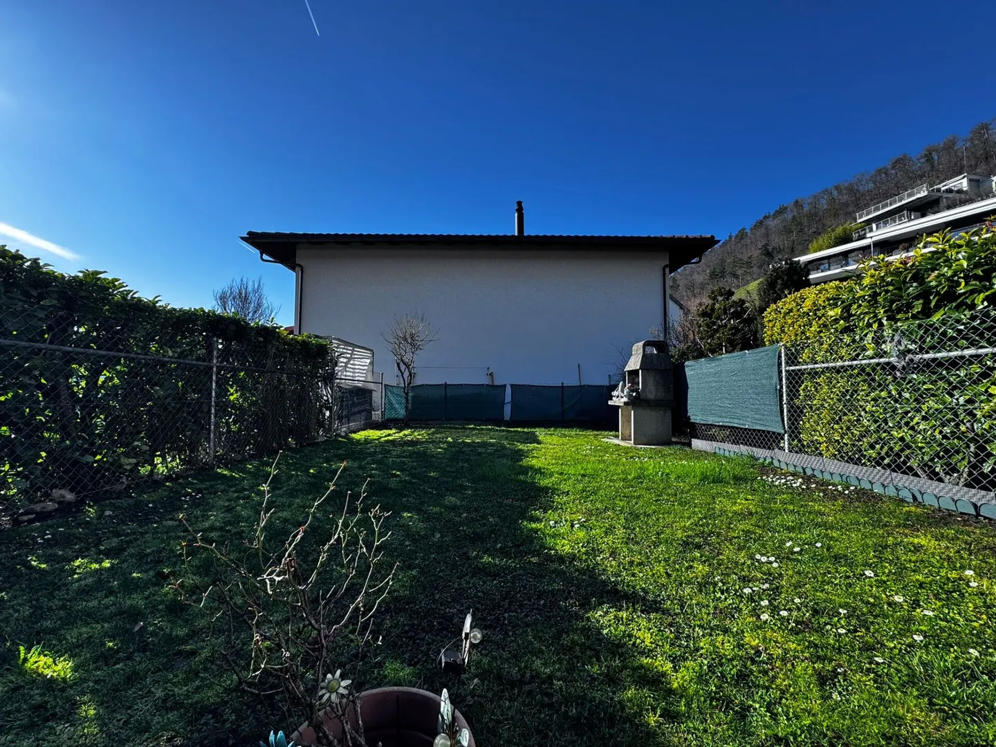 Elegante casa unifamiliare di 4,5 locali con camino, garage in una posizione privilegiata - Foto 13 di 14