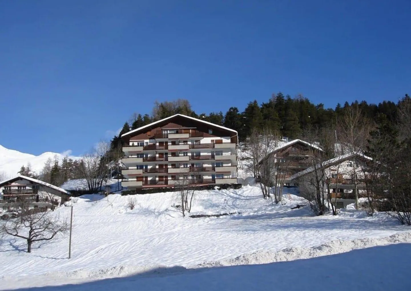 3-room penthouse apartment with mountain view in Fiesch for sale - Photo 1 of 13