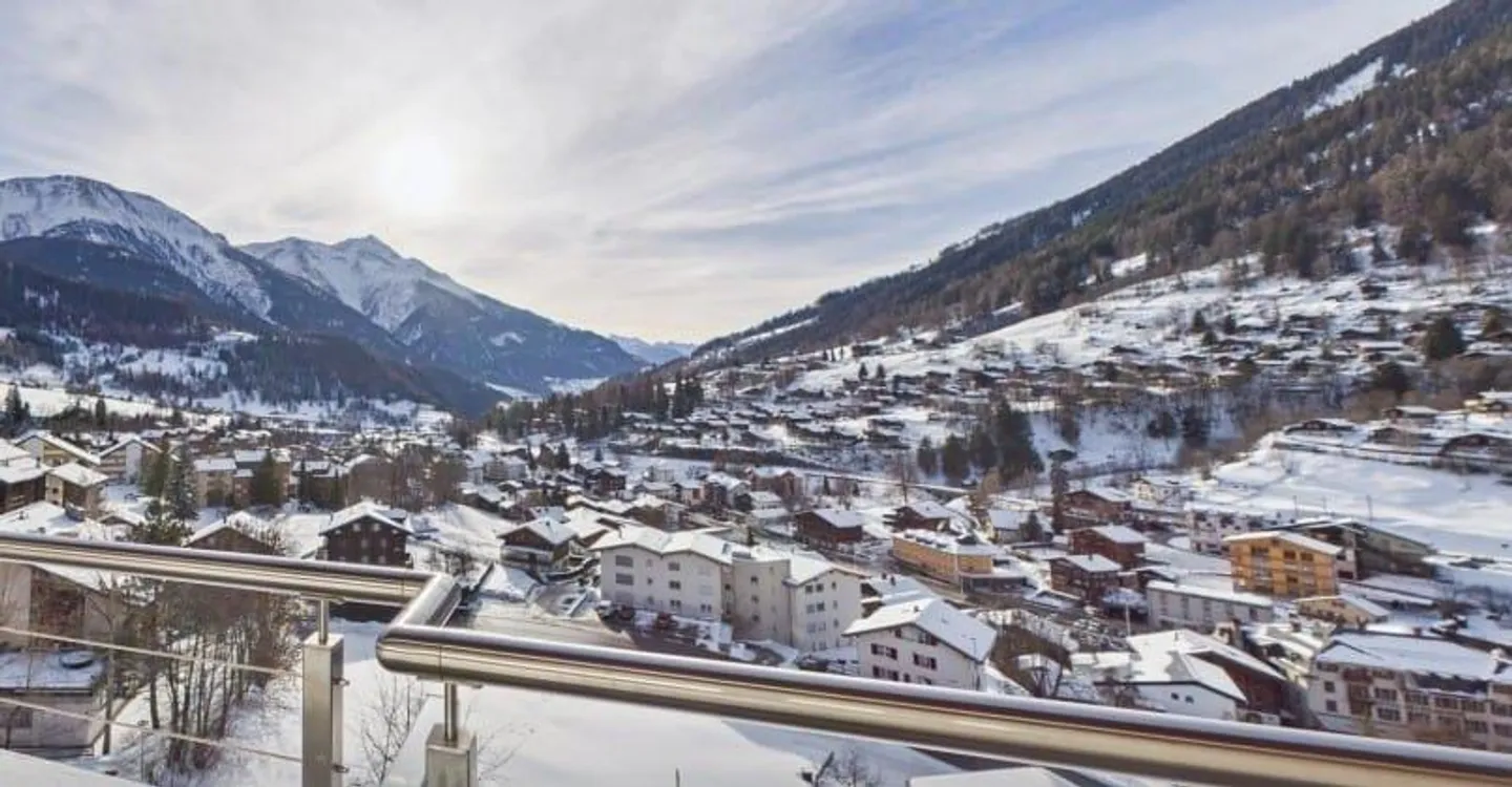 3-room penthouse apartment with mountain view in Fiesch for sale - Photo 2 of 13