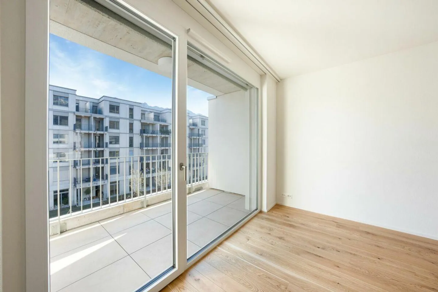 Nuovo appartamento in una posizione adatta alle famiglie con vista attraente! - Foto 4 di 12