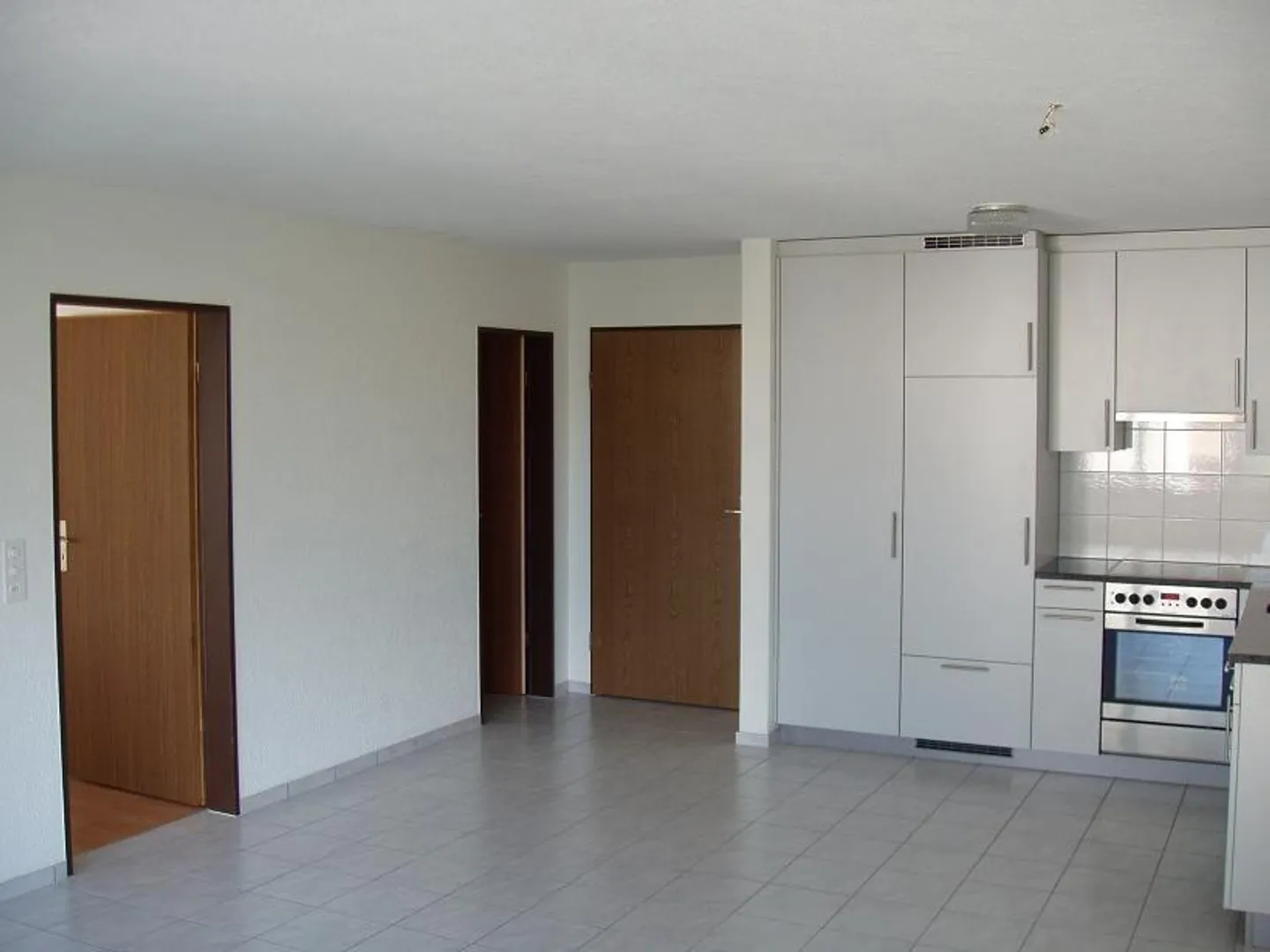 Appartement spacieux de 2,5 pièces avec balcon à louer - Photo 8 sur 9