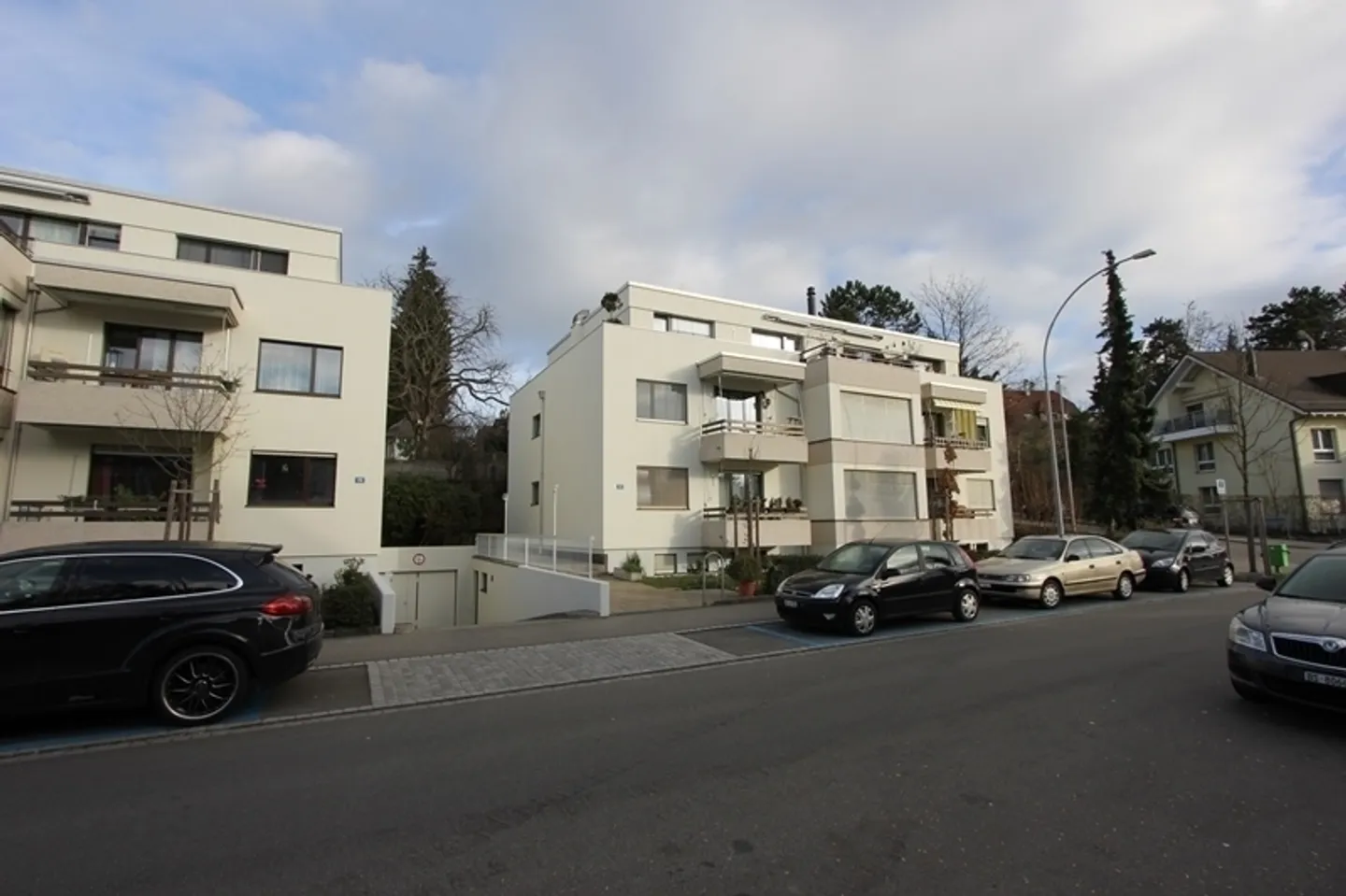 Appartamento 5 locali al 1° piano in posizione tranquilla da affittare - Foto 1 di 13