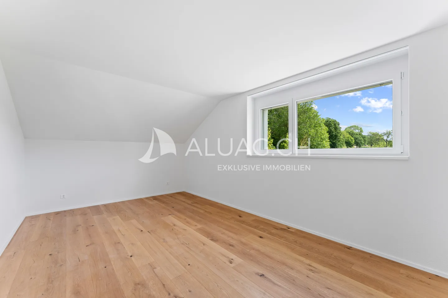 APPARTAMENTO ELEGANTE DI 4,5 STANZE CON VISTA SULLA NATURA - Foto 7 di 11
