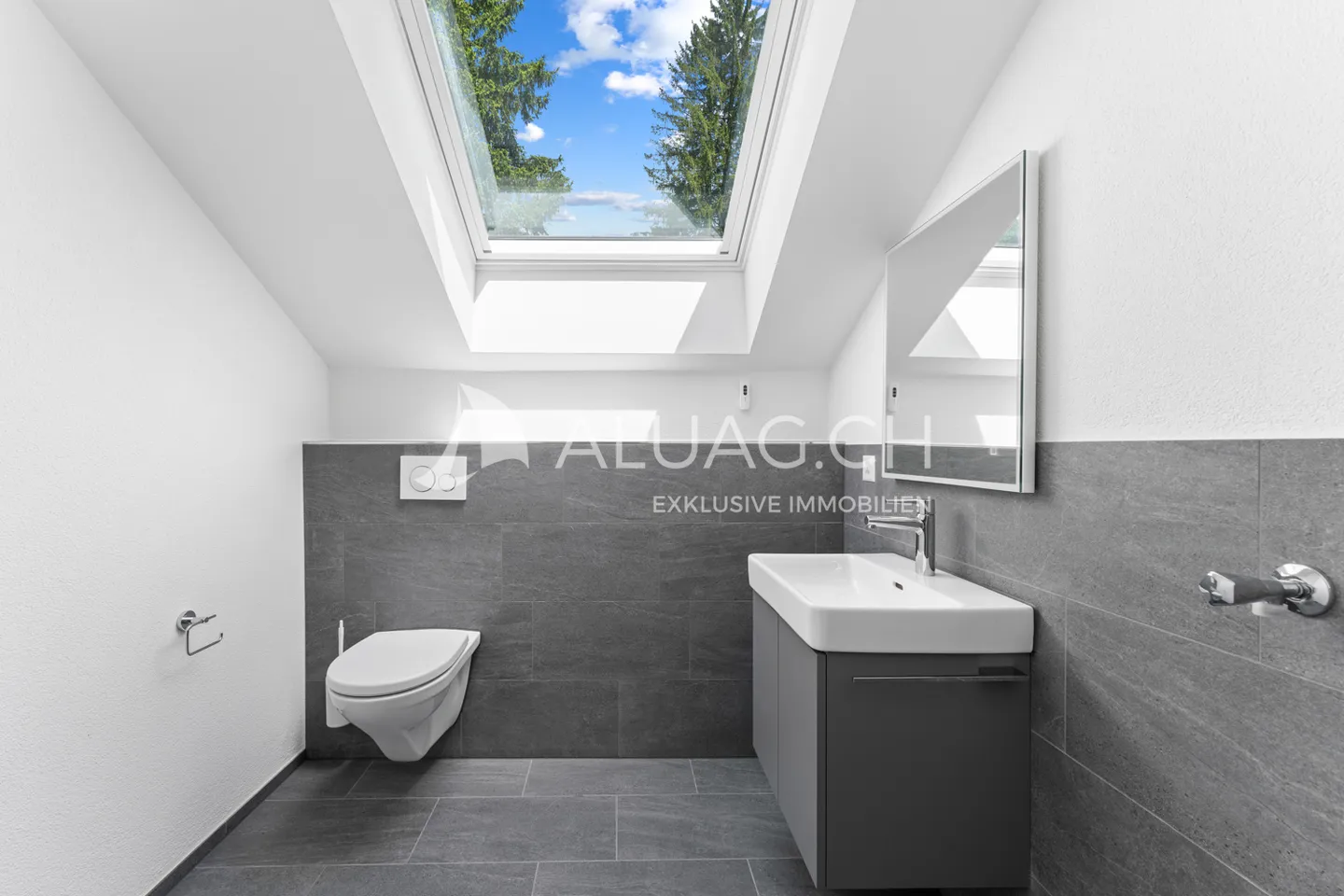 APPARTAMENTO ELEGANTE DI 4,5 STANZE CON VISTA SULLA NATURA - Foto 9 di 11