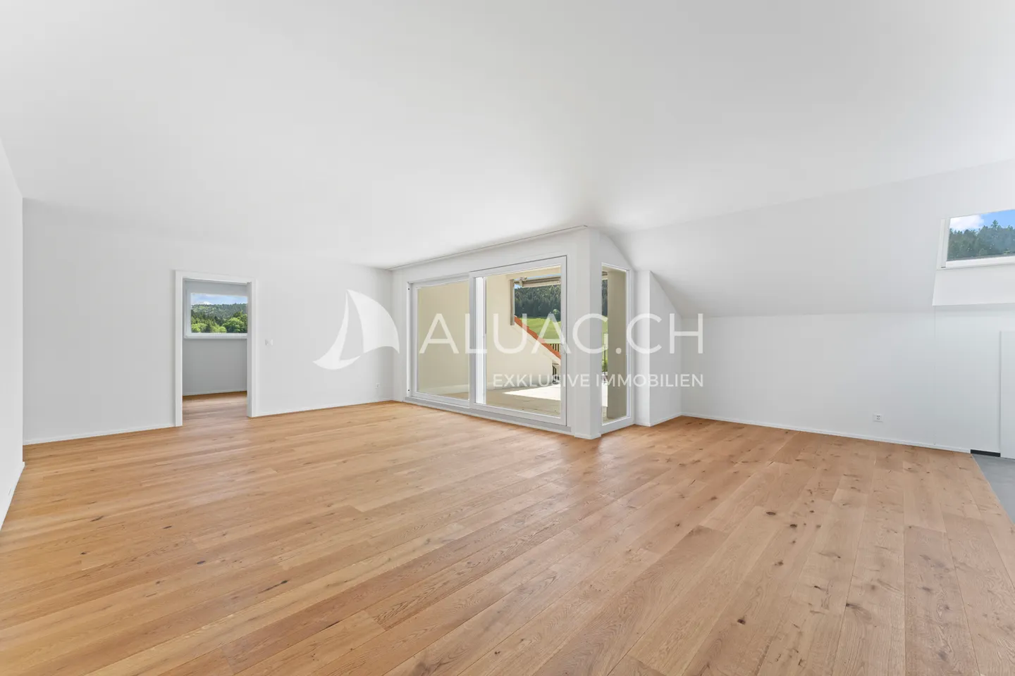 APPARTAMENTO ELEGANTE DI 4,5 STANZE CON VISTA SULLA NATURA - Foto 11 di 11