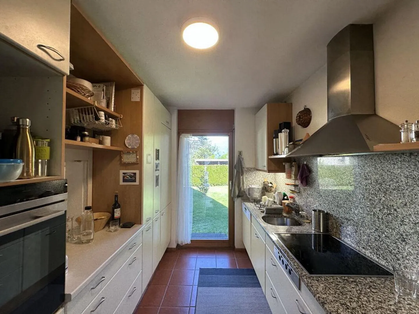 Serenity and Style: Elegant Residence of 4.5 Rooms with Large Garden... - Photo 9 of 13