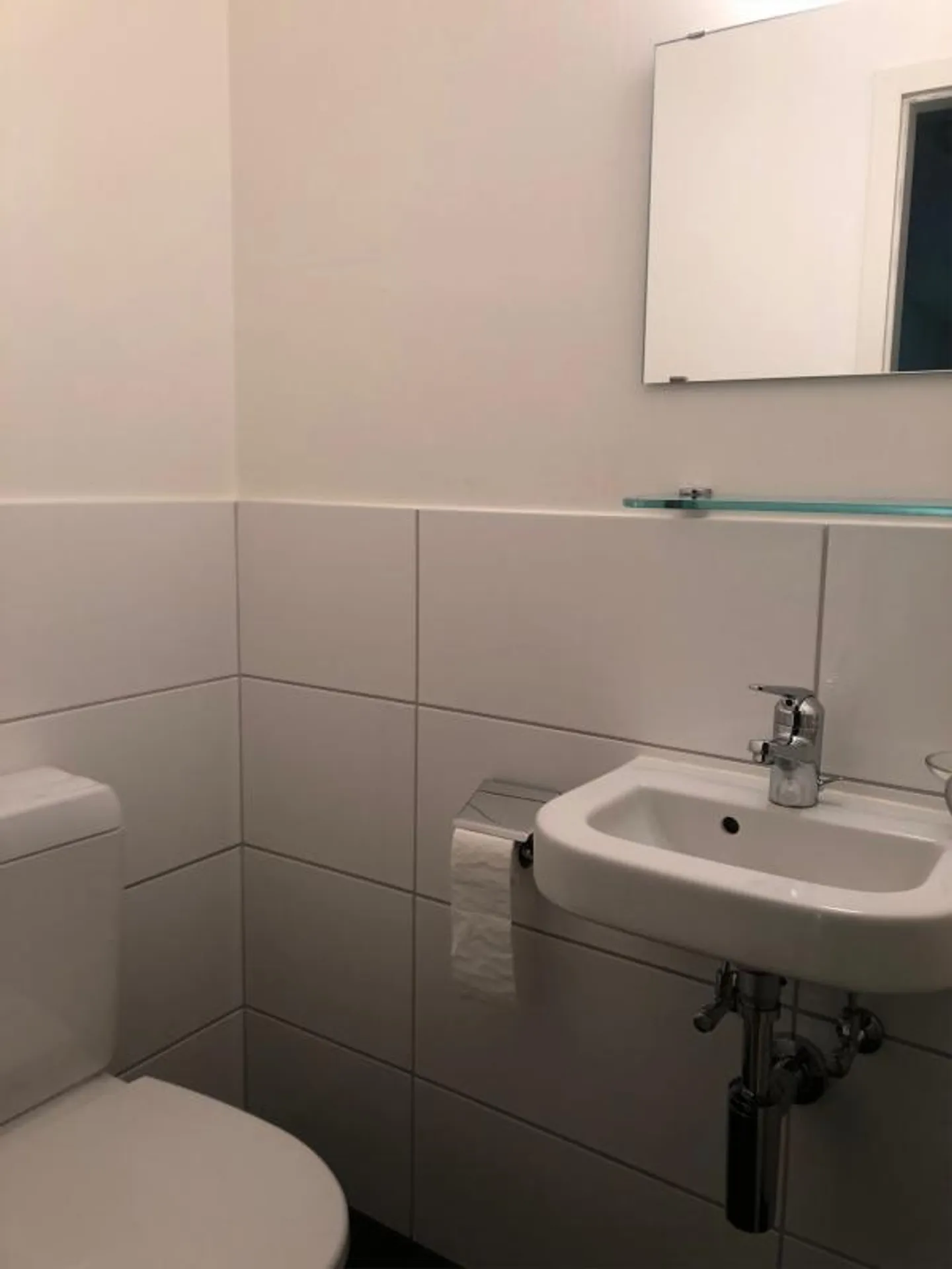 Appartamento 5 locali al 1° piano in posizione tranquilla da affittare - Foto 11 di 13