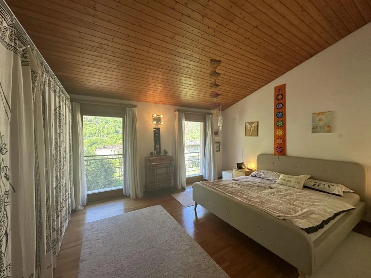 Serenity and Style: Elegant Residence of 4.5 Rooms with Large Garden... - Photo 10 of 13