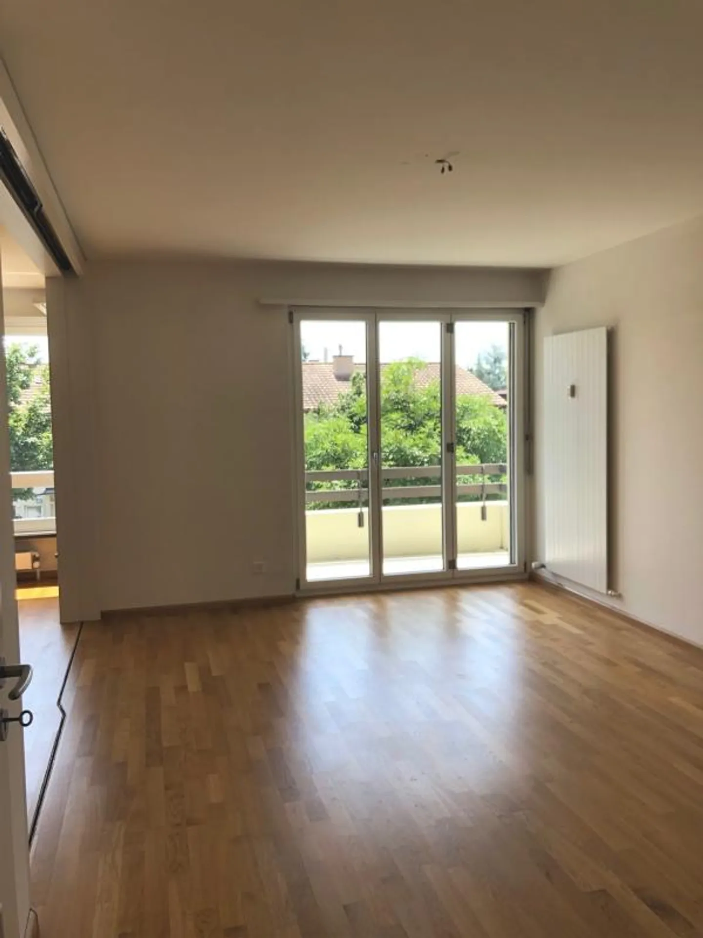 Appartamento 5 locali al 1° piano in posizione tranquilla da affittare - Foto 5 di 13